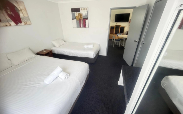 Centrepoint Motor Inn – Guest Rooms – Rockhampton