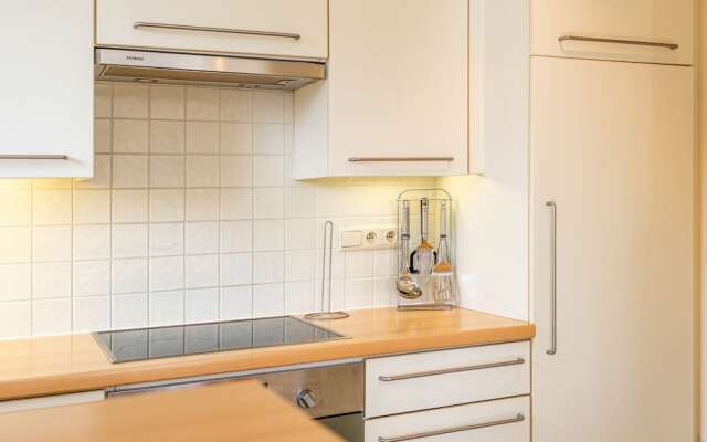 Modern 1st Floor Apartment in Oostduinkerke