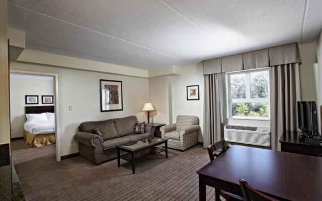 Holiday Inn Express and Suites Kincardine