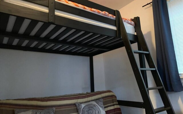 A-Center of Capital Hill- Sleep 2