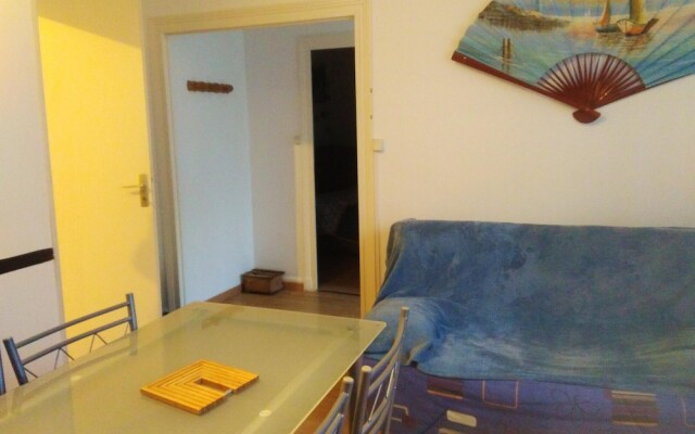 Apartment With one Bedroom in Jonzac, With Terrace and Wifi