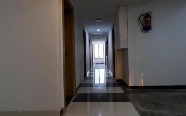 Collection O Hotel 7 Treats Near Amanora Mall