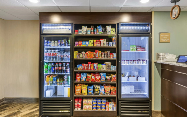 Best Western Plus Landmark Inn