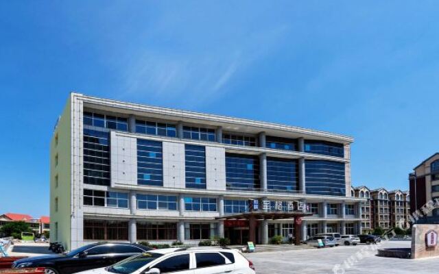 Yujia Hotel (Rongcheng Sakura Lake Sports Park)