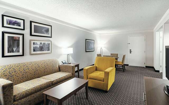 La Quinta Inn & Suites by Wyndham Lubbock West Medical Centr