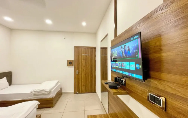 Hotel Govindam Inn - near Temple