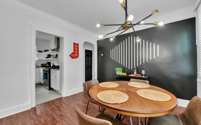 Black & White Luxury Retreat.