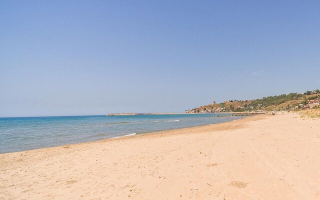 Amazing Home in Menfi With 3 Bedrooms and Wifi