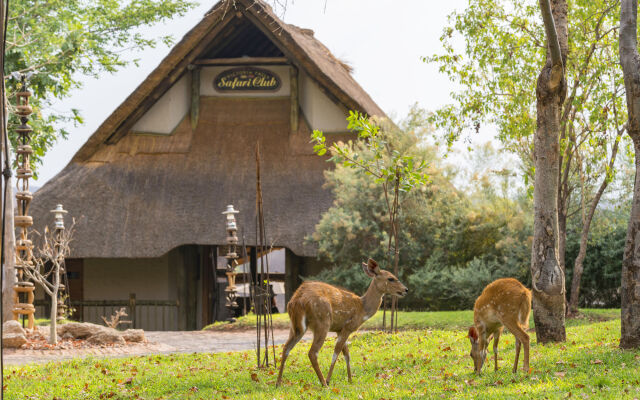 Victoria Falls Safari Club