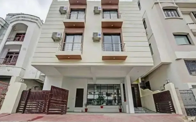 Fabhotel Dream Inn I