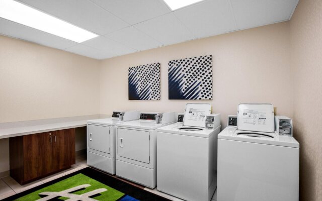 Holiday Inn Express & Suites Ontario by IHG