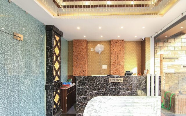 OYO 14886 Hotel Royal Paradise
