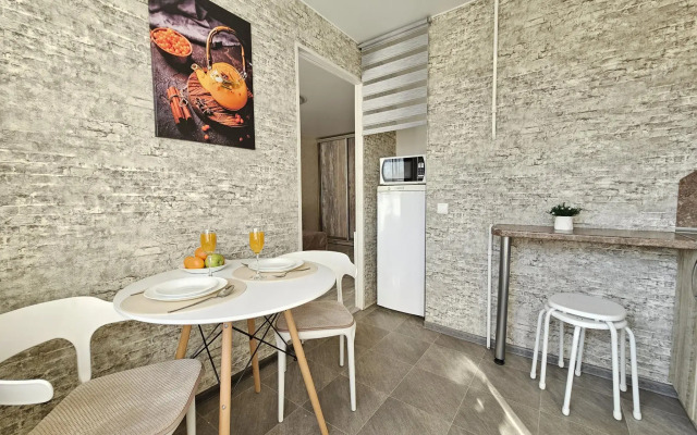Live comfortably on Lenin Street 99
