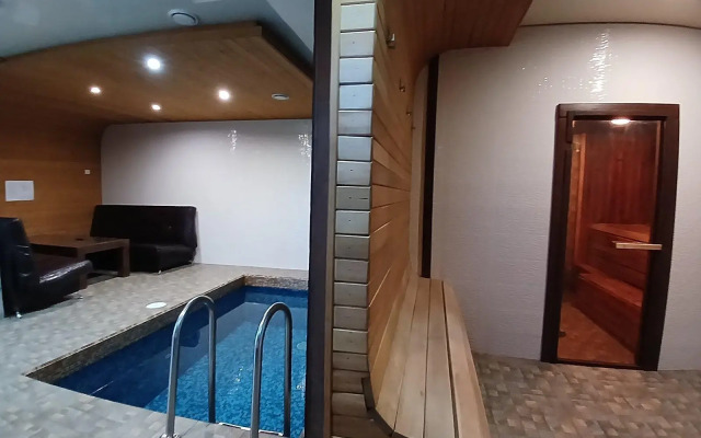 Гостевой дом с бассейном и баней в Дубках