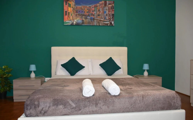 Venice Popular Apartment