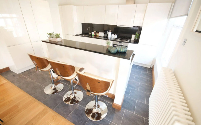 Fleet Street Apartment