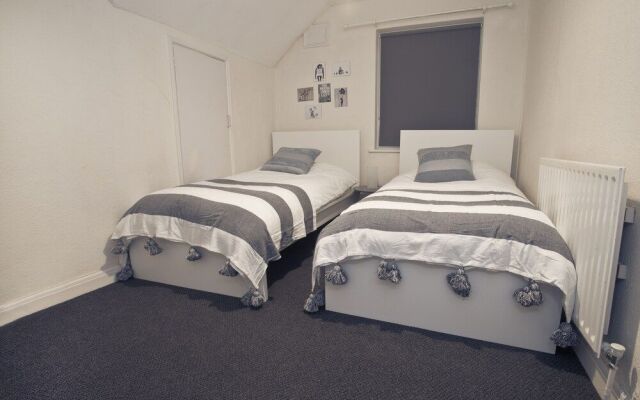Short Stay Bristol - Druids Hill House