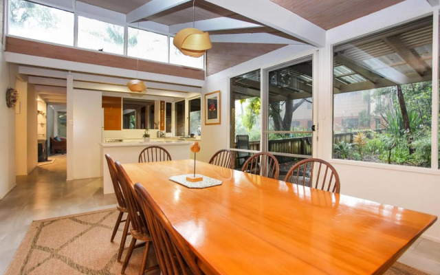 Large 4 Bedroom Home - Pet Friendly