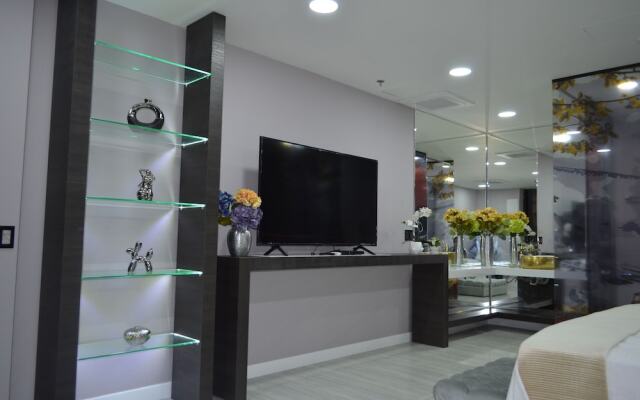 Hotel Paris Luxury Suites