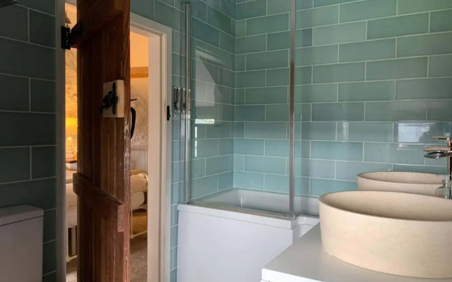 Idlewild Animal Sanctuary Farmhouse Stay - Charity