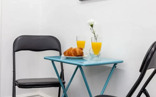 Cosy Home Near Station, Parking, Netflix, Sleeps 5