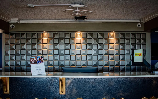 Biloxi Beach Hotel