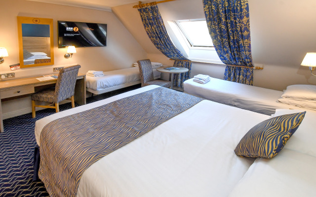 The Queens Hotel & Victoria Cloisters