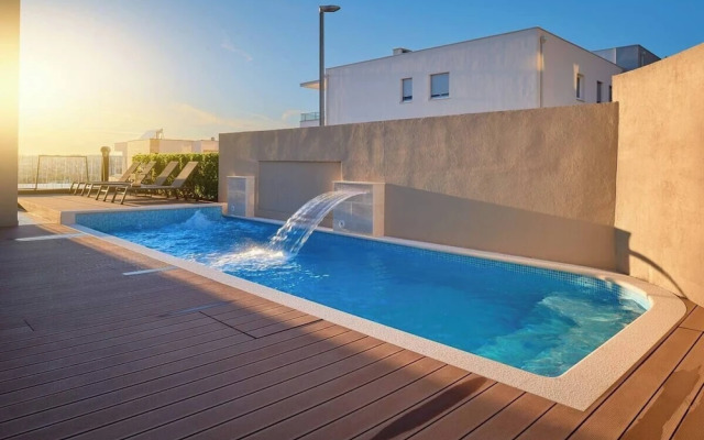 Exclusive pool villa with view