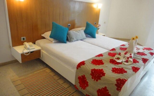 Palmyra Holiday Resort & Spa