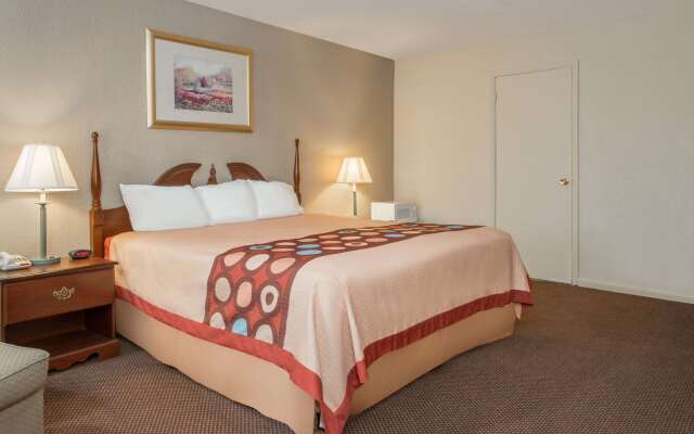 Super 8 by Wyndham Centerville-Richmond