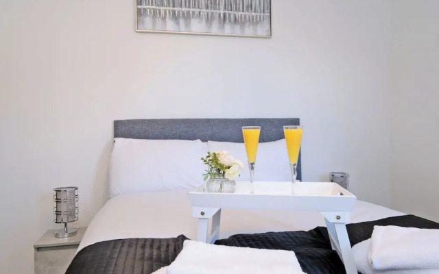 Orange Apartments - Belgrave Mansions