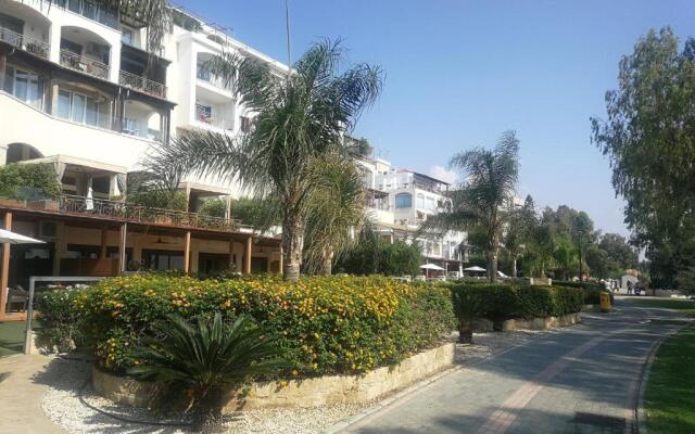 Galatex Beachfront 1St Line Sea View Suites Best Location Peaceful Green Place