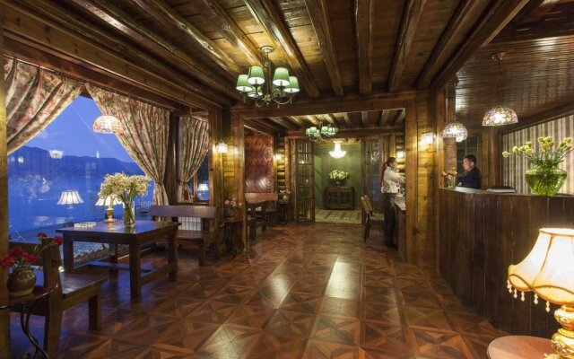 Lugu Lake Love Inn