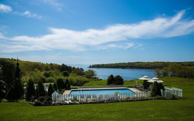 Strawberry Hill Seaside Inn