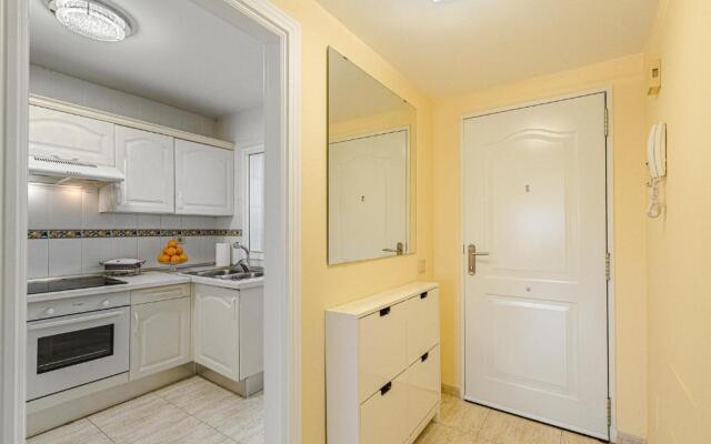 RED Large family apartment, three floors, 10 guests