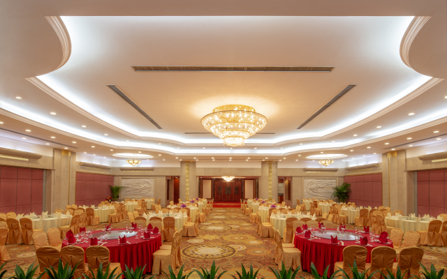 Asia International Hotel Guangzhou - Overseas Buyer Registration Services in Hotel & Free Shuttle between Hotel and Exhibition Center during Canton Fair