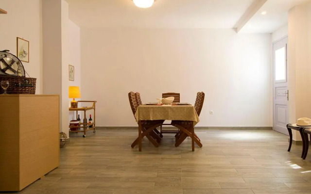 VILLA AELIA in Spetses - charm & convenience, 2min beach