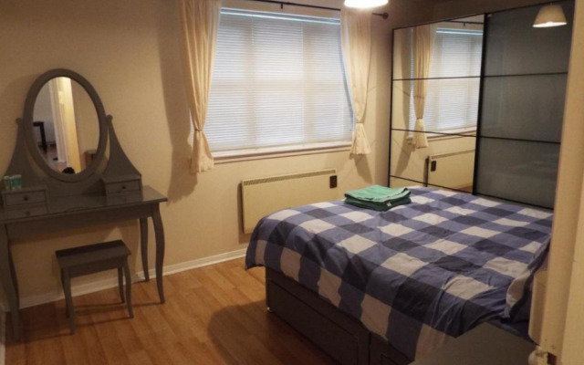 Edinburgh Palace Apartment