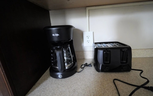 1210 Roland Way- Apartment