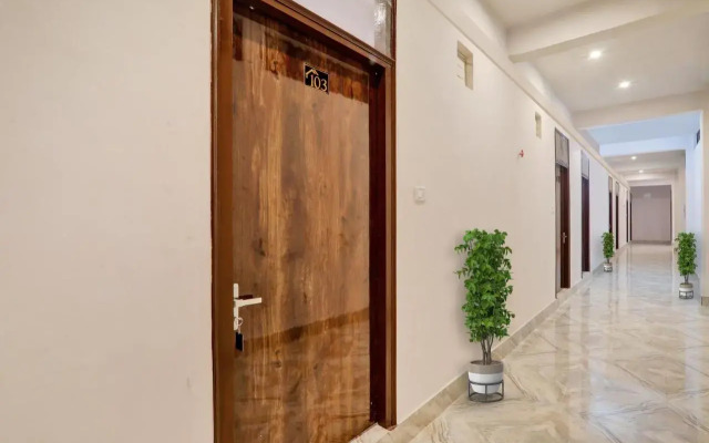 OYO Flagship 703742 Hotel C.r.k Inn