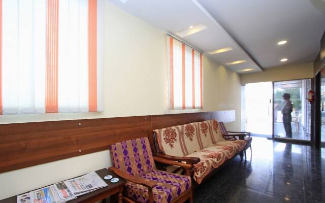 OYO 4733 Champion Residency
