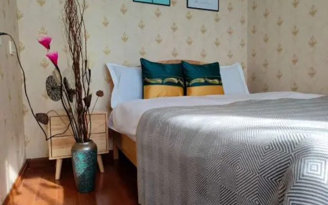 ATRIUM Fengzhu Homestay (Gubeikoushuizhen Shop)