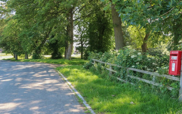 Thistle Close