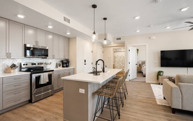 Hummingbird Retreat 2 Bedroom Condo