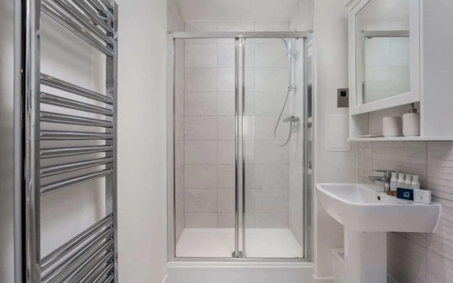 Classy Cricklewood Home