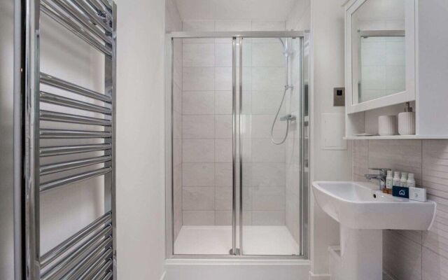 Classy Cricklewood Home