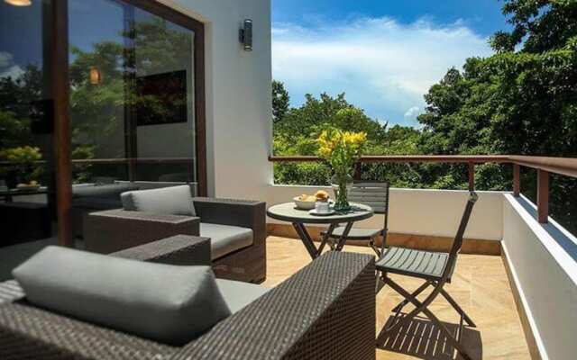KIN PH7 Corner Penthouse by Gate48