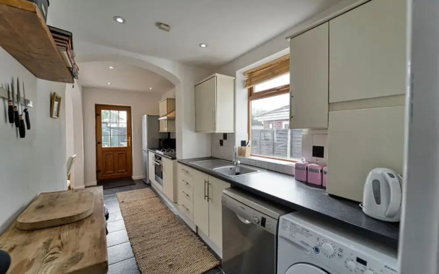 Host Stay Severn Swans House