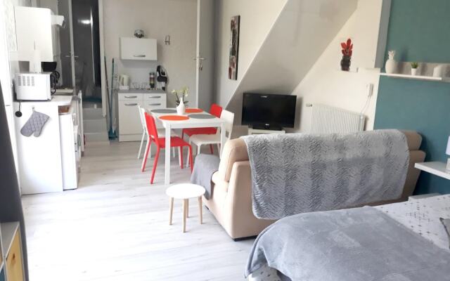 Studio in Saint-apollinaire, With Shared Pool, Enclosed Garden and Wifi