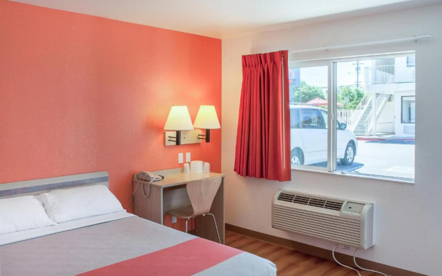 Motel 6 Ukiah, CA